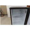 Image 5 : Danby Bar Fridge, 27" x 18" x 18"