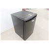 Image 2 : Danby Bar Fridge, 27" x 18" x 18"