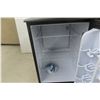 Image 4 : Danby Bar Fridge, 27" x 18" x 18"