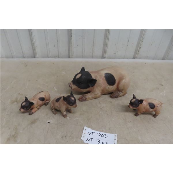 Momma Pig with 3 Piglet Ornament