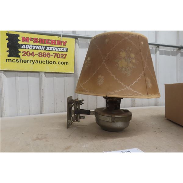 Aladdin Wall-Mounted Lamp with Shade