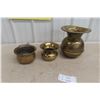 Image 1 : Two Brass Spittoons and Planter