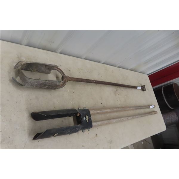 Post Hole Auger with Cleaner Scoop