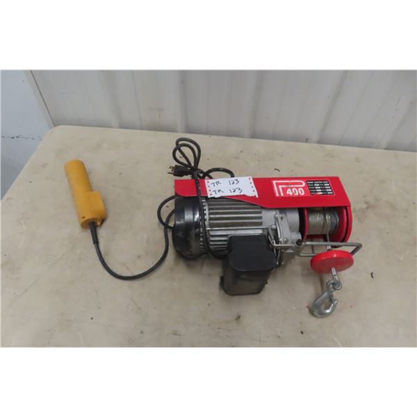 Electric Winch with 440 lb Capacity