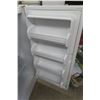 Image 4 : Frigidaire Upright Freezer, 51" x 24" x 24"