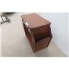 Image 4 : Magazine Stand, 22" x 27" x 13"