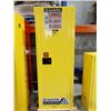 Image 1 : CABINET POUR PRODUITS INFLAMABLES JUSTRITE 23"x18"x66" (JAUNE) *AVEC BOSSES*