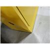 Image 3 : CABINET POUR PRODUITS INFLAMABLES JUSTRITE 43"x12"x44" (JAUNE) *AVEC BOSSES*