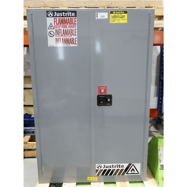 CABINET POUR PRODUITS INFLAMABLES JUSTRITE 43"x18"x66" (GRIS) *AVEC BOSSES*