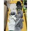 Image 1 : LOT DE 15 PAIRES DE GANTS  ASST
