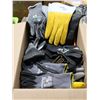 Image 1 : LOT DE +/- 50 GANTS SIMPLE ASST (PAS DE PAIRES)