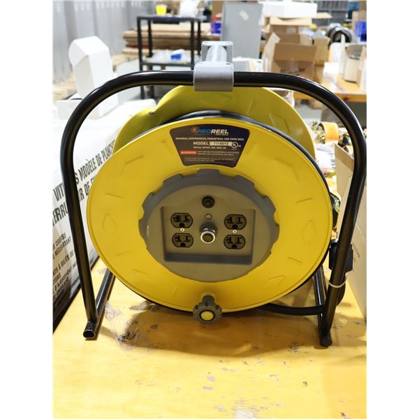 DÉVIDOIR AVEC RALLONGE ELEC. (ENDOMMAGÉ)