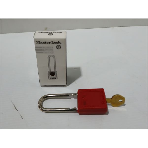 CADENAS EN PLASTIQUE MASTER LOCK #410RED