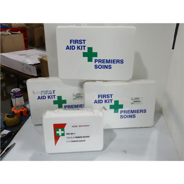 LOT DE 4 TROUSSES DE PREMIER SECOURS ASST