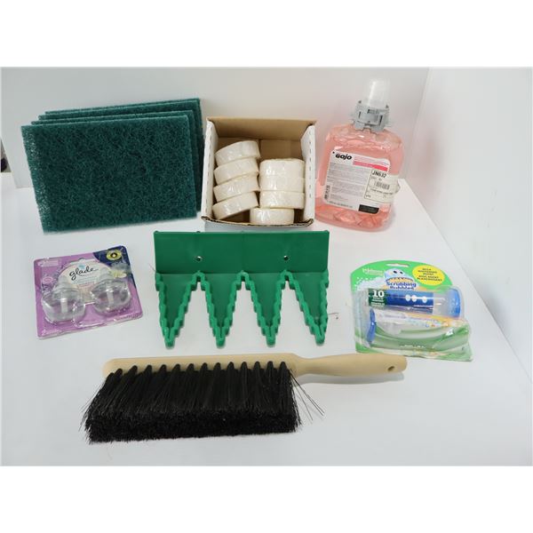 LOT DE PRODUITS DE NETTOYAGE ASST