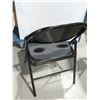 Image 2 : CHAISE PLIANTE EN MÉTAL