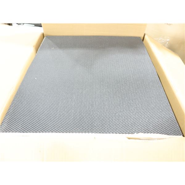 BTE DE 50+ TECH DRAWER LINER 22"x27"
