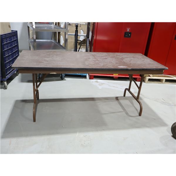 TABLE PLIANTE EN BOIS 6'x31"