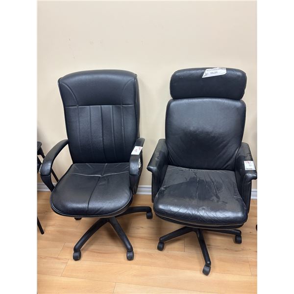 LOT DE 2 CHAISES ASST