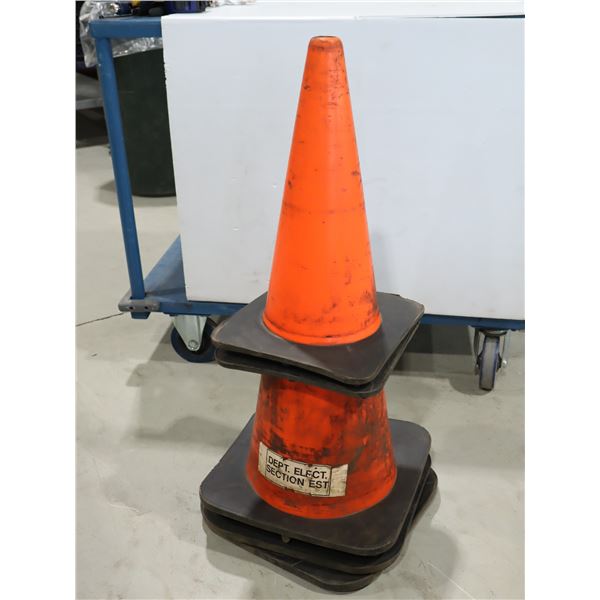 LOT  DE 5 CÔNES ASST