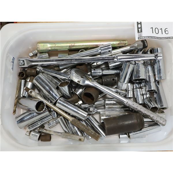 LOT DE DOUILLES ASST