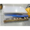 Image 2 : LOT DE FEUILLES DE PLEXIGLASS ASST