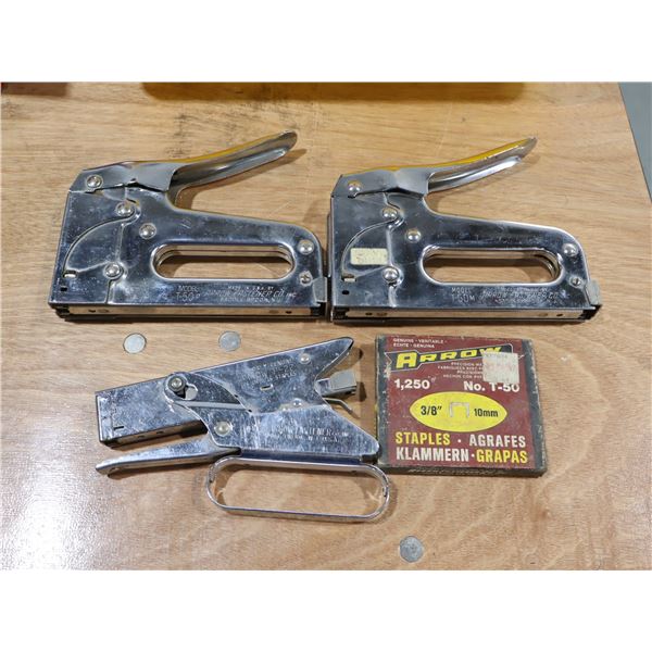 LOT DE 3 AGRAFEUSES ASSORTIES