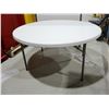 Image 1 : TABLE RONDE PLIANTE, EN PLASTIQUE 59"d.