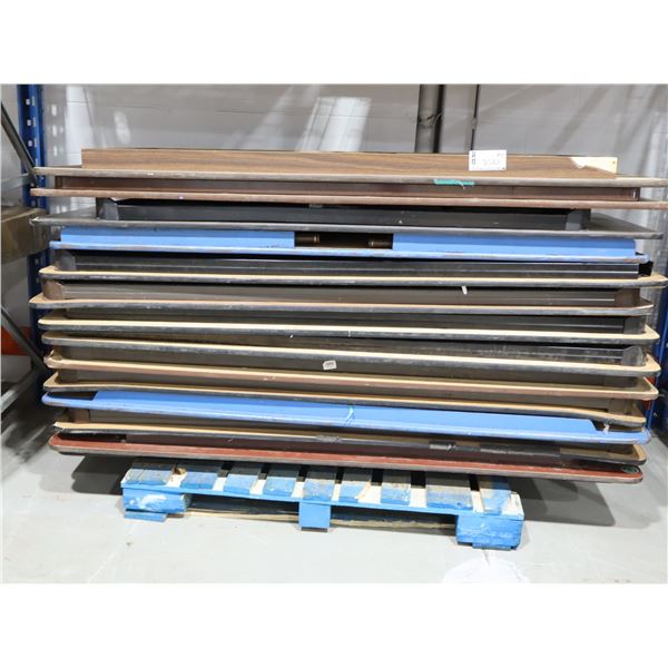 TABLE PLIANTE EN BOIS 8'x31"