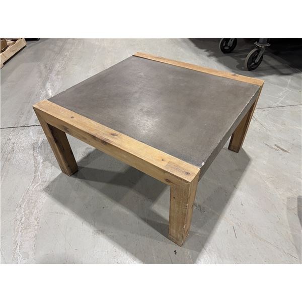 TABLE EN BOIS/BÉTON 32"x32"x18"
