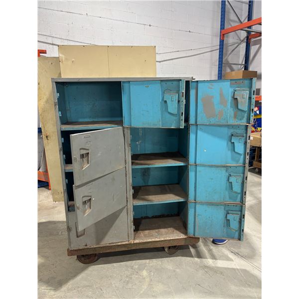 RANGEMENT EN MÉTAL - 8 PORTES 45 x16 x60 