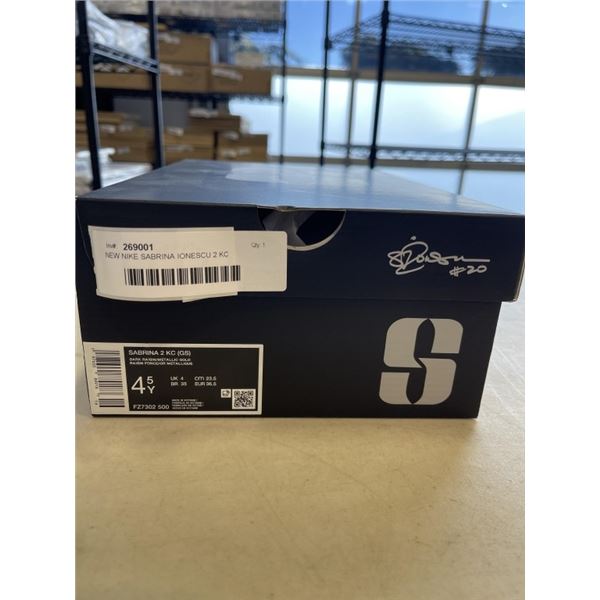NEW NIKE SABRINA IONESCU 2 KC RUNNERS, SIZE 4.5 YOUTH