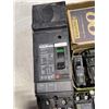 Image 2 : TRAY OF ASSORTED ELECTRICAL BREAKERS, INCLDUING SQAURE D, AND POWER PACT HD150 100AMP