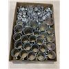 Image 2 : TRAY OF ASSORTED EMT COUPLINGS AND 1 HOLE STRAPS