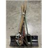 Image 1 : BUNDLE OF GARDEN TOOLS