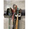 Image 2 : BUNDLE OF GARDEN TOOLS