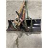 Image 3 : BUNDLE OF GARDEN TOOLS