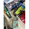 Image 5 : TRAY OF ASSORTED TOYS, PLAY AND OUTDOOR ITEMS