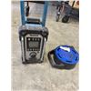 Image 2 : MAKITA SHOP RADIO, 2 JACK STANDS AND EXTENSION CORED ON REEL