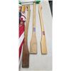 Image 2 : 3 AXE HANDLES, 3 UMBRELLAS AMND SPRINKLER
