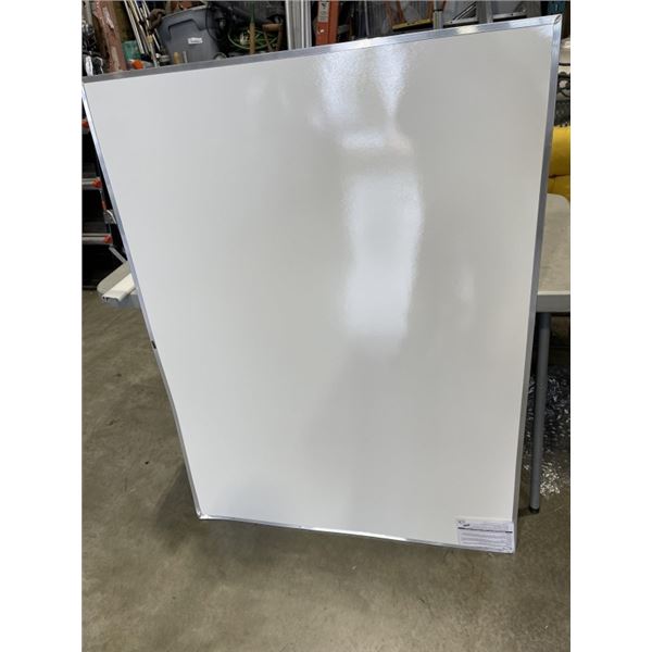 NEW WHITE BOARD 3FT X 4FT