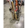 Image 2 : ORGANIZER RACK WITH ASSORTED GARDEN TOOLS