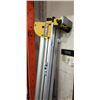 Image 1 : DEWALT FOLDING SAW STAND