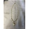 Image 1 : VINTAGE MOTHER OF PEARL BEADS AND PENDANT NECKLACE