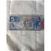 Image 2 : MINT 2002 CANADIAN $5 BILL "THE HOCKEY SCENE" ON BACK