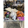 Image 1 : ASSORTED HALLOWEEN DECOR