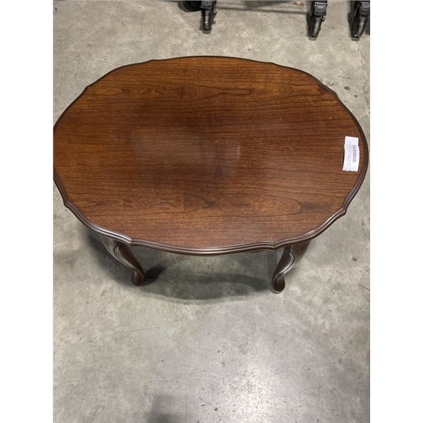 VINTAGE HEIRLOOM FURNITURE OVAL SIDE TABLE