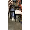 Image 1 : 2 IKEA BARSTOOLS