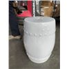 Image 2 : WHITE PORCELAIN PLANT PEDESTAL