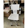 Image 1 : WHITE MODERN OFFICE CHAIR